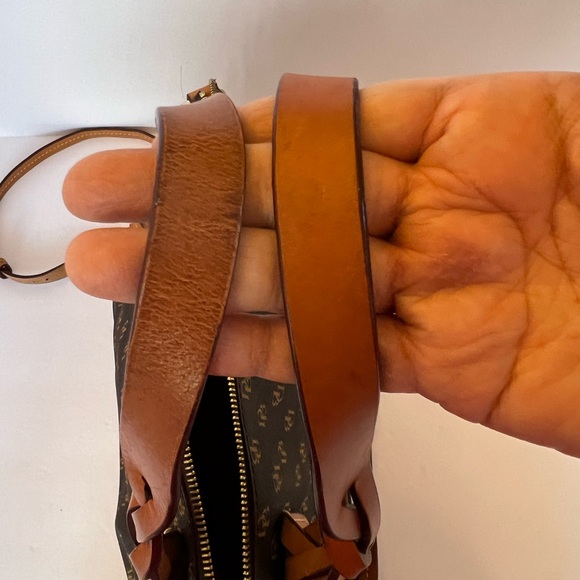 Large Dooney & Bourke Crossbody Satchel - Picture 3 of 8